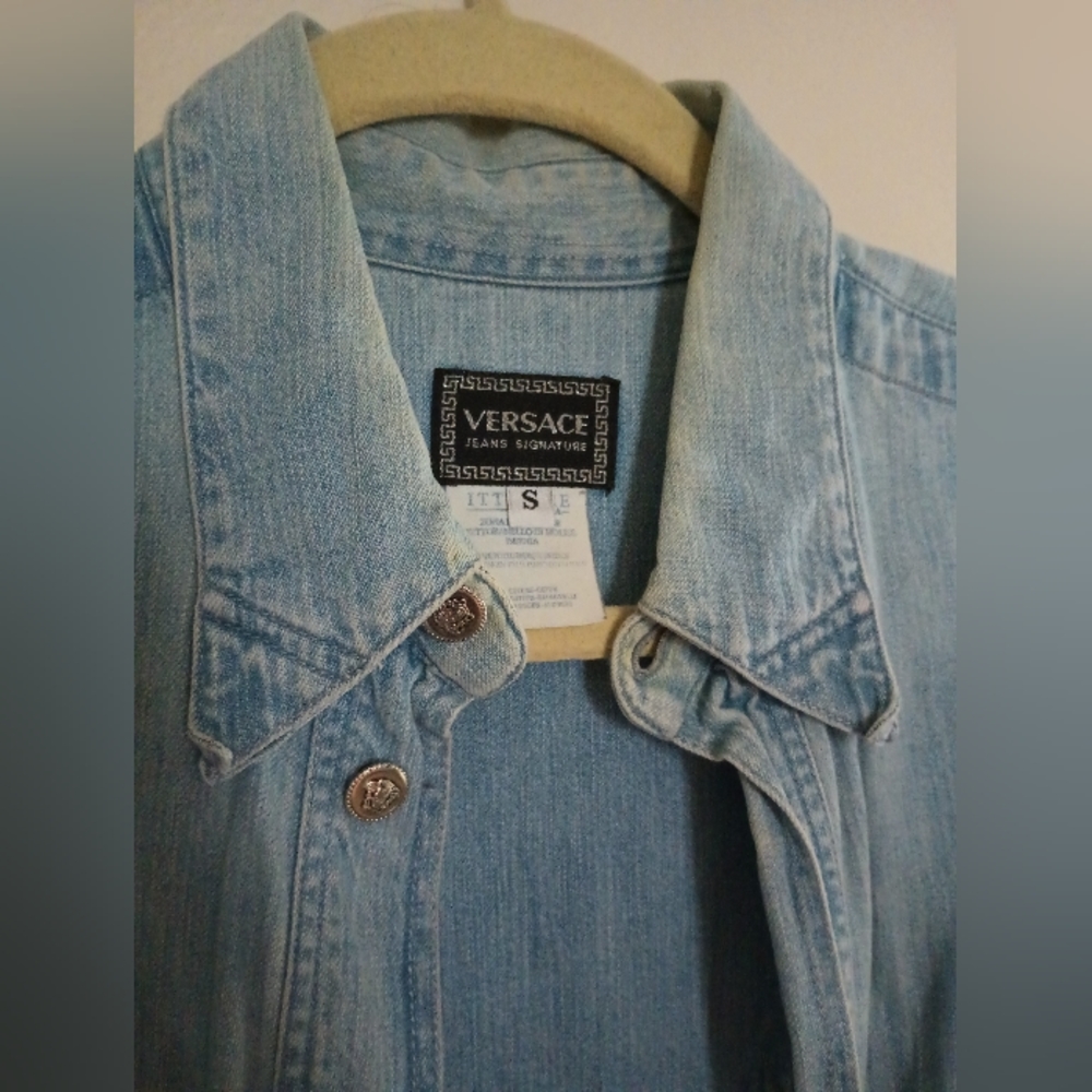 💙 Vintage '90s Versace Denim Western Button-Down Shirt - Picture 14 of 15